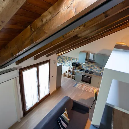 Dante'S Skyloft - Appartamento Loft Novara Stazione Exterior photo