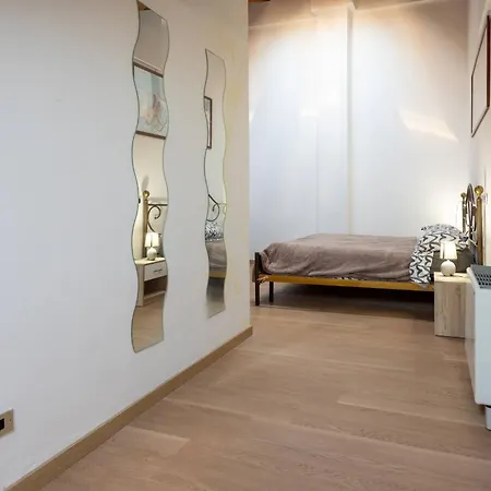 Dante'S Skyloft - Appartamento Loft Novara Stazione Exterior photo