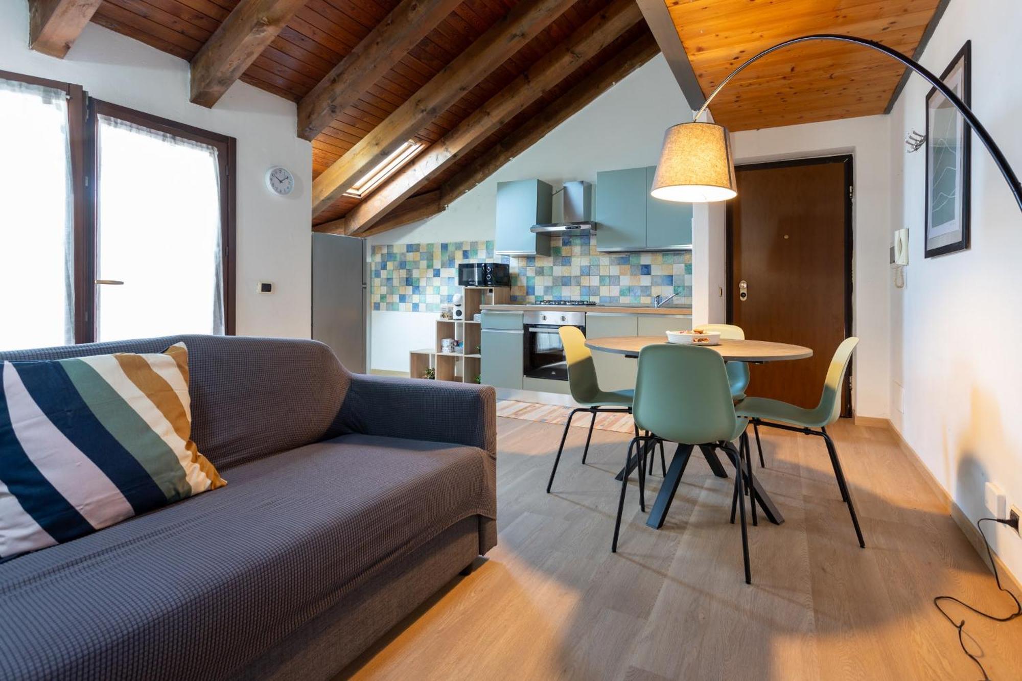 Dante's Skyloft - Loft Stazione Novara
